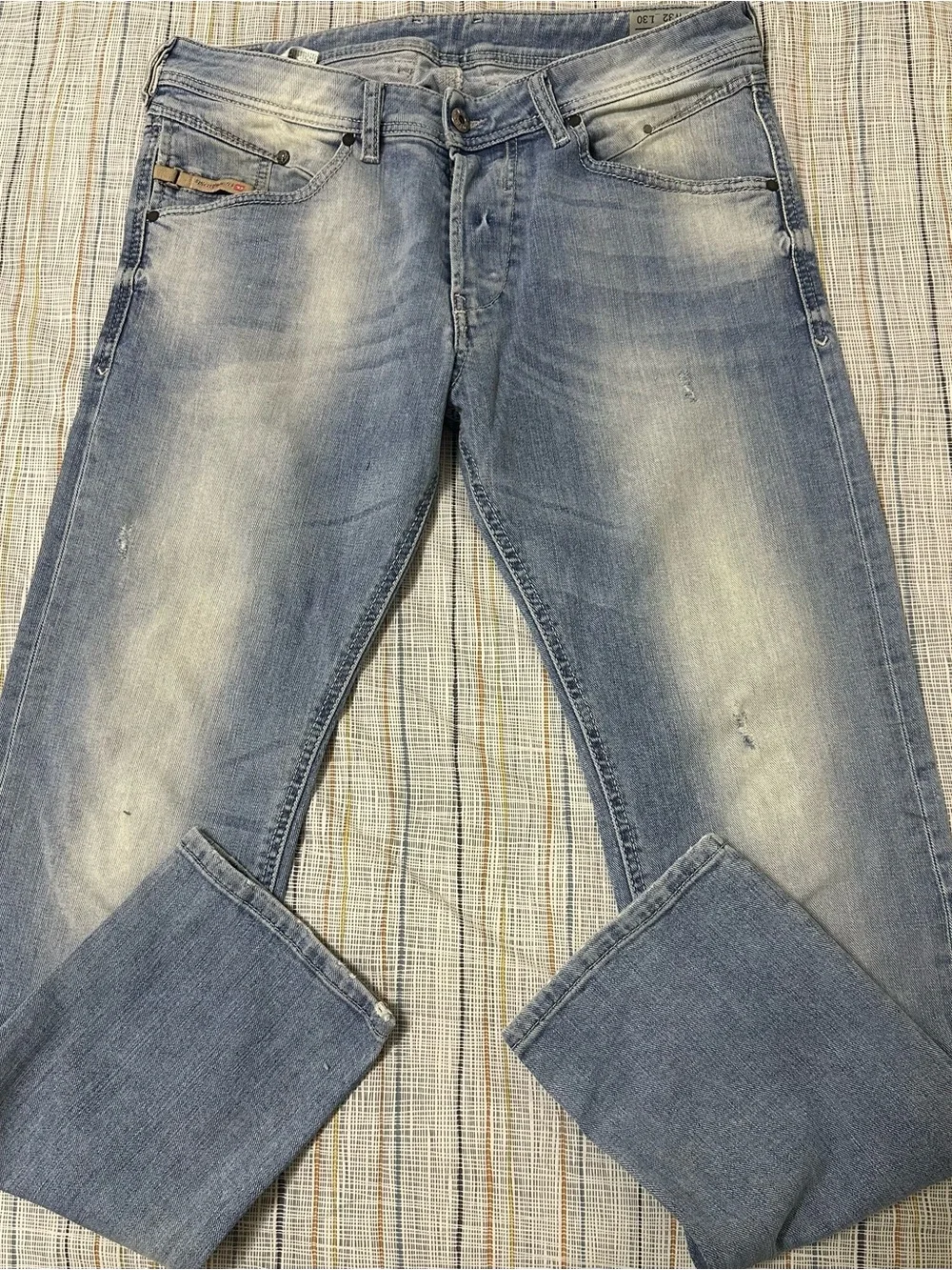 Diésel Belther Men's Light Wash Blue Jeans - Classic Straight Fit